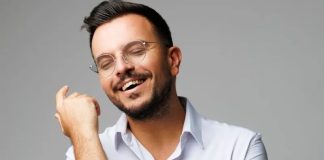 Andrea Sannino, al Troisi il racconto in musica di Semplicemente Andrè