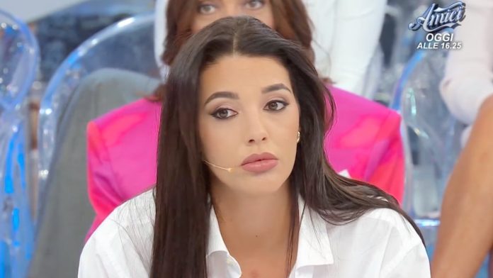 Uomini e Donne, registrazione 3 febbraio: Sara bacia Alessio