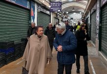 Sopralluogo con gli Assessori Armato e De Iesu e ripristino delle aree al mercato Metastasio di Fuorigrotta per la riapertura di domani