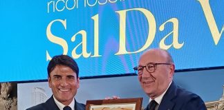 Premio della Camera di Commercio a Sal Da Vinci per vittoria Sanremo