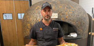La pizza di Salvatore Cozzolino tra impasti evoluti e Piennolo del Vesuvio