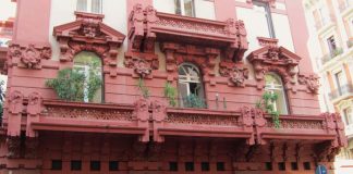 Humanitas Partenopea consegna una lettera a Sánchez: omaggio al premier spagnolo per il suo impegno per la pace