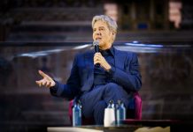 Claudio Baglioni tra gli studenti della Federico II