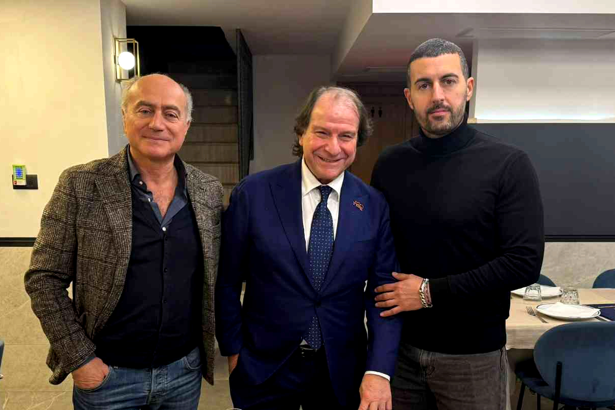le centenarie una serata al teatro tot242 per celebrare l8217anima della pizza napoletana da 2anews.it le centenarie una serata al teatro tot242 per celebrare l8217anima della pizza napoletana