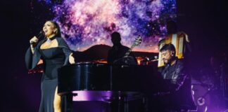 Mavi: sold out al Teatro Augusteo di Napoli con lo spettacolo “Napoletana” e grandi ospiti sul palco