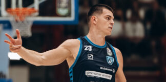 Napoli Basketball - Unahotels Reggio Emilia 99-93